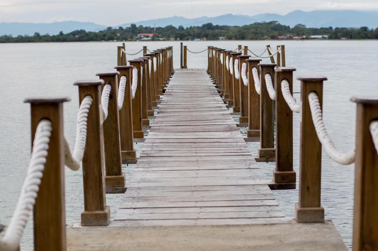 Playa Tortuga Hotel And Beach Resort Bocas del Toro Exterior photo