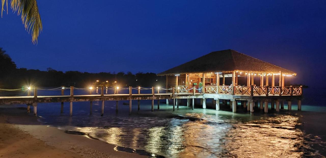 Playa Tortuga Hotel And Beach Resort Bocas del Toro Exterior photo